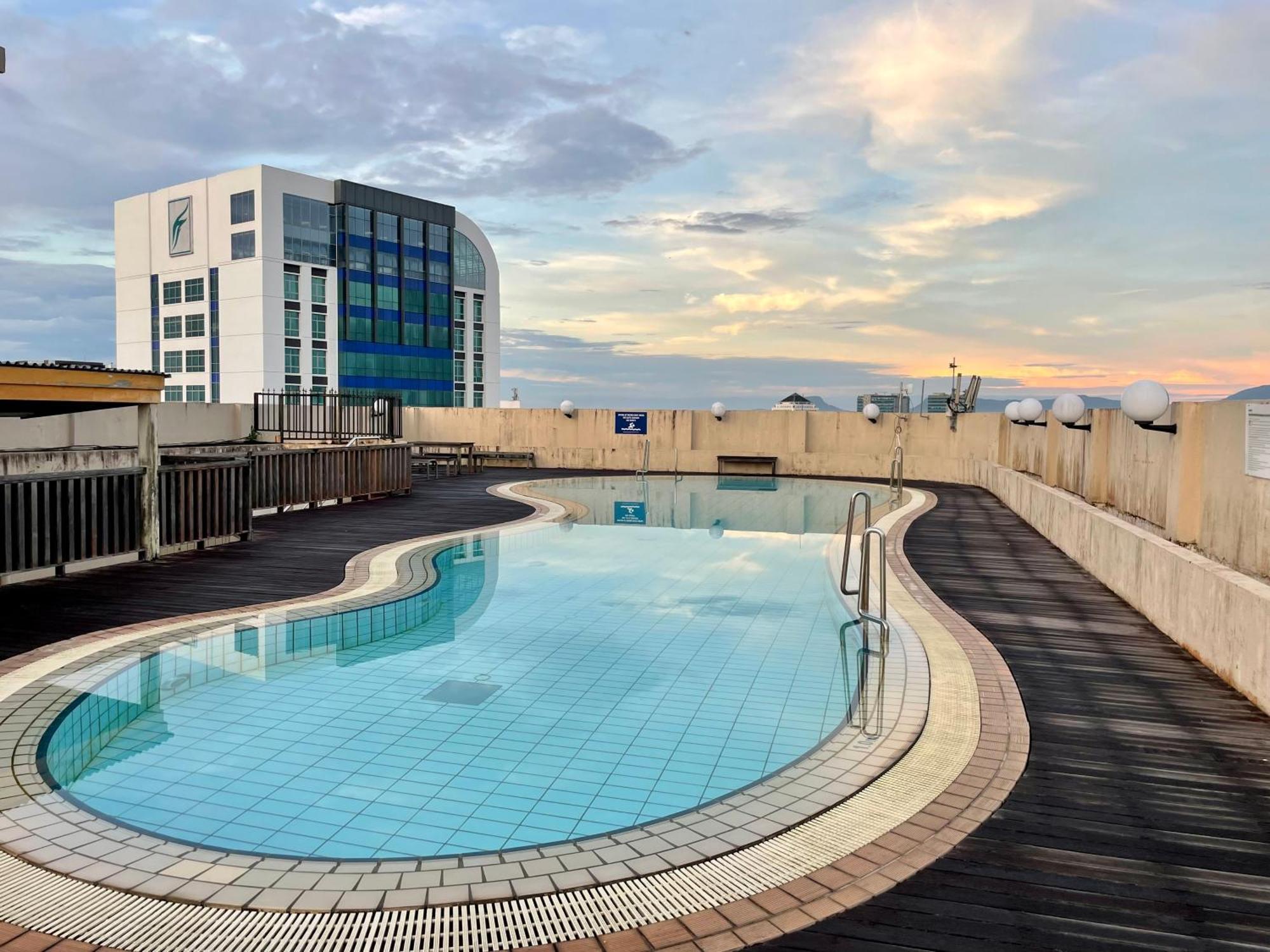 Kuching City Center Riverbank Suites With Marvelous River View Экстерьер фото