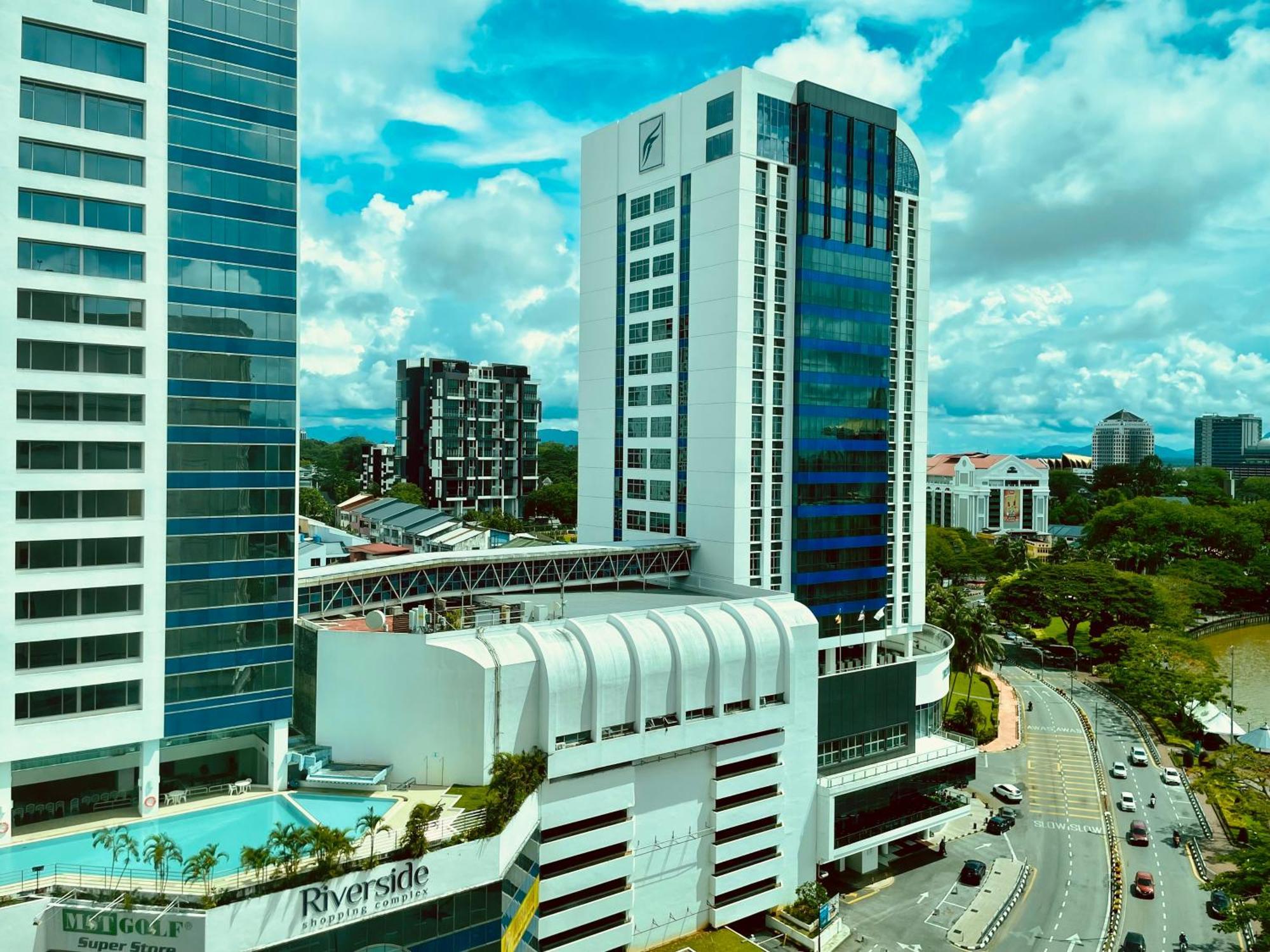 Kuching City Center Riverbank Suites With Marvelous River View Экстерьер фото