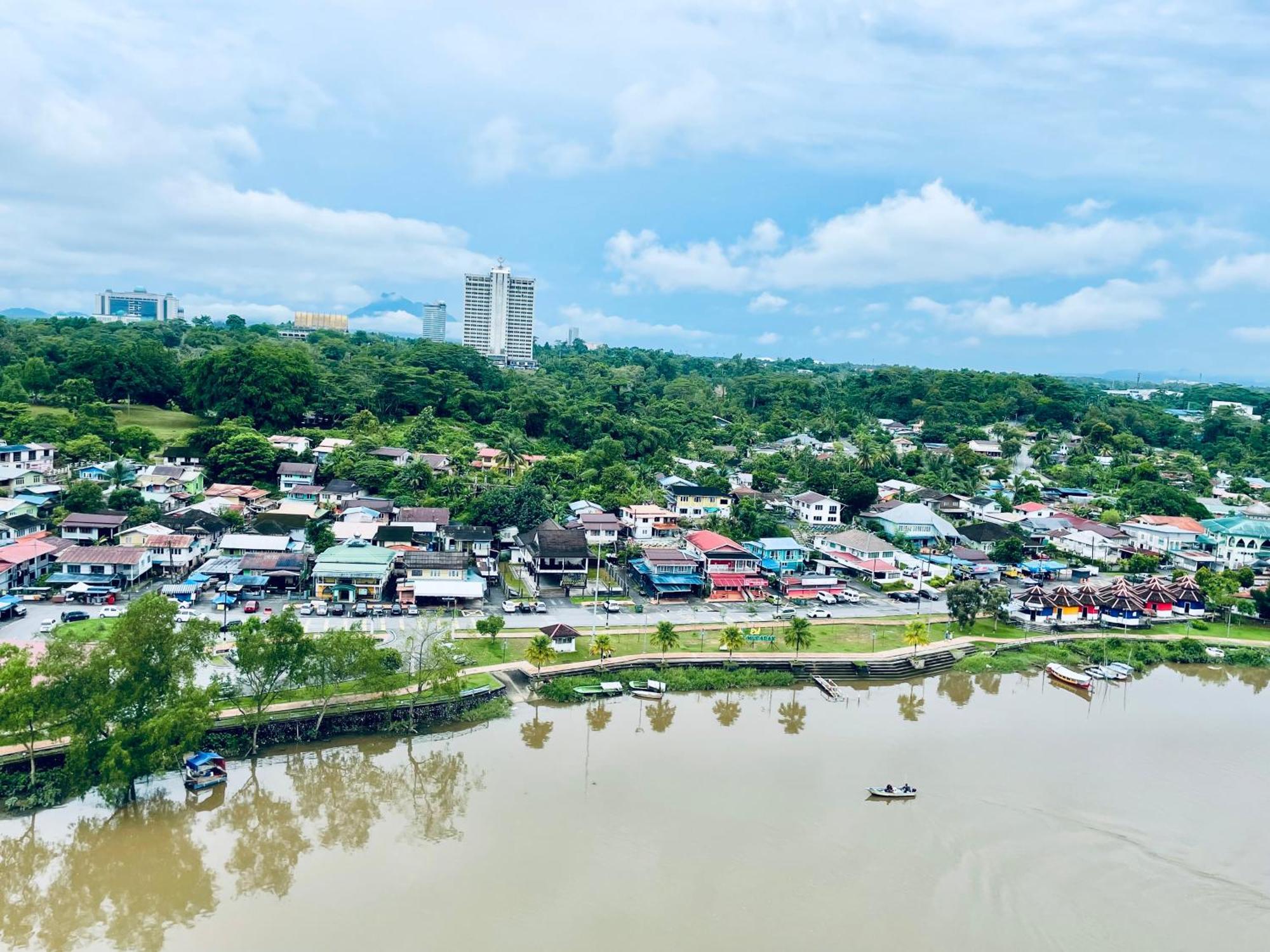 Kuching City Center Riverbank Suites With Marvelous River View Экстерьер фото