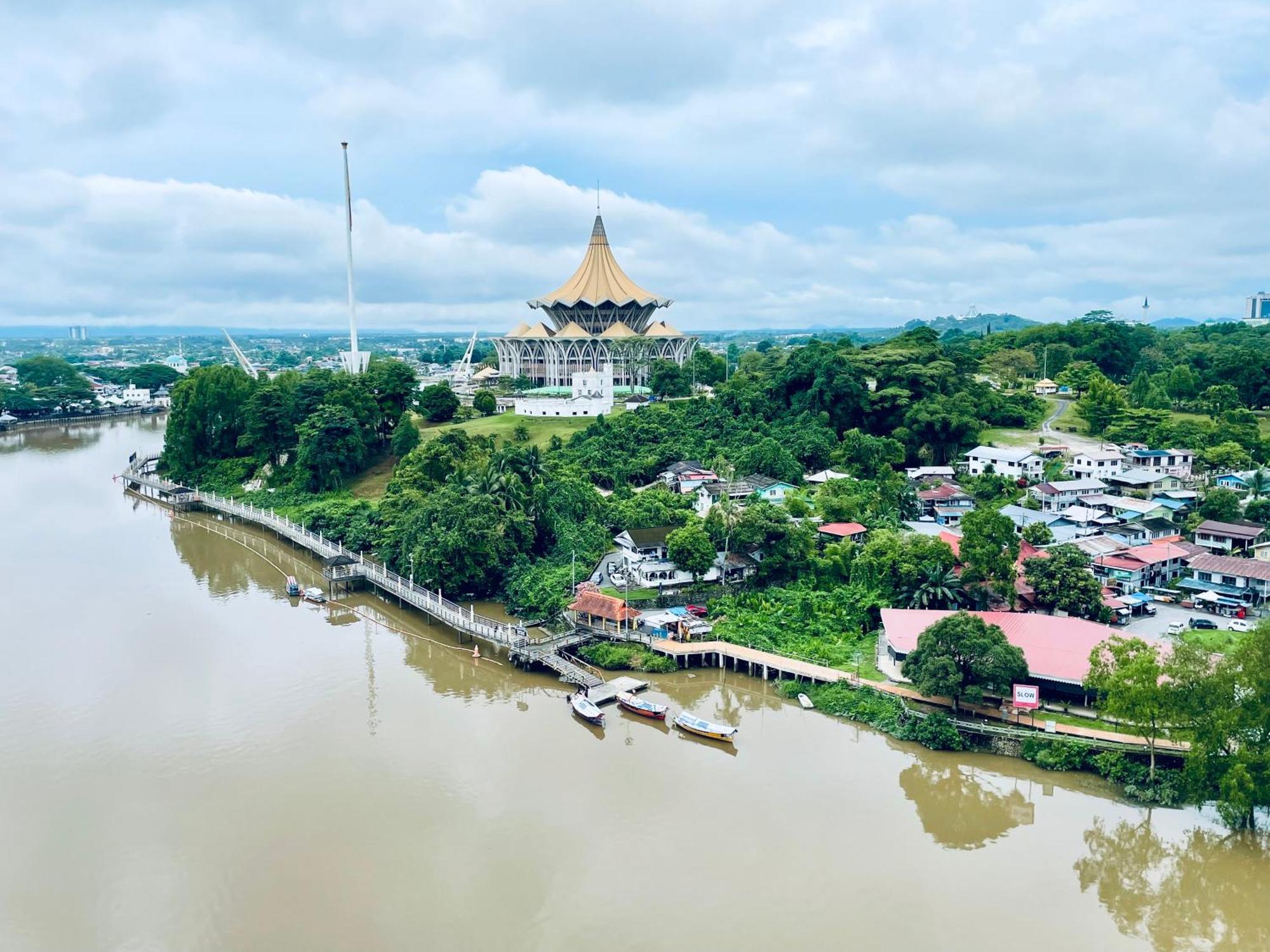 Kuching City Center Riverbank Suites With Marvelous River View Экстерьер фото