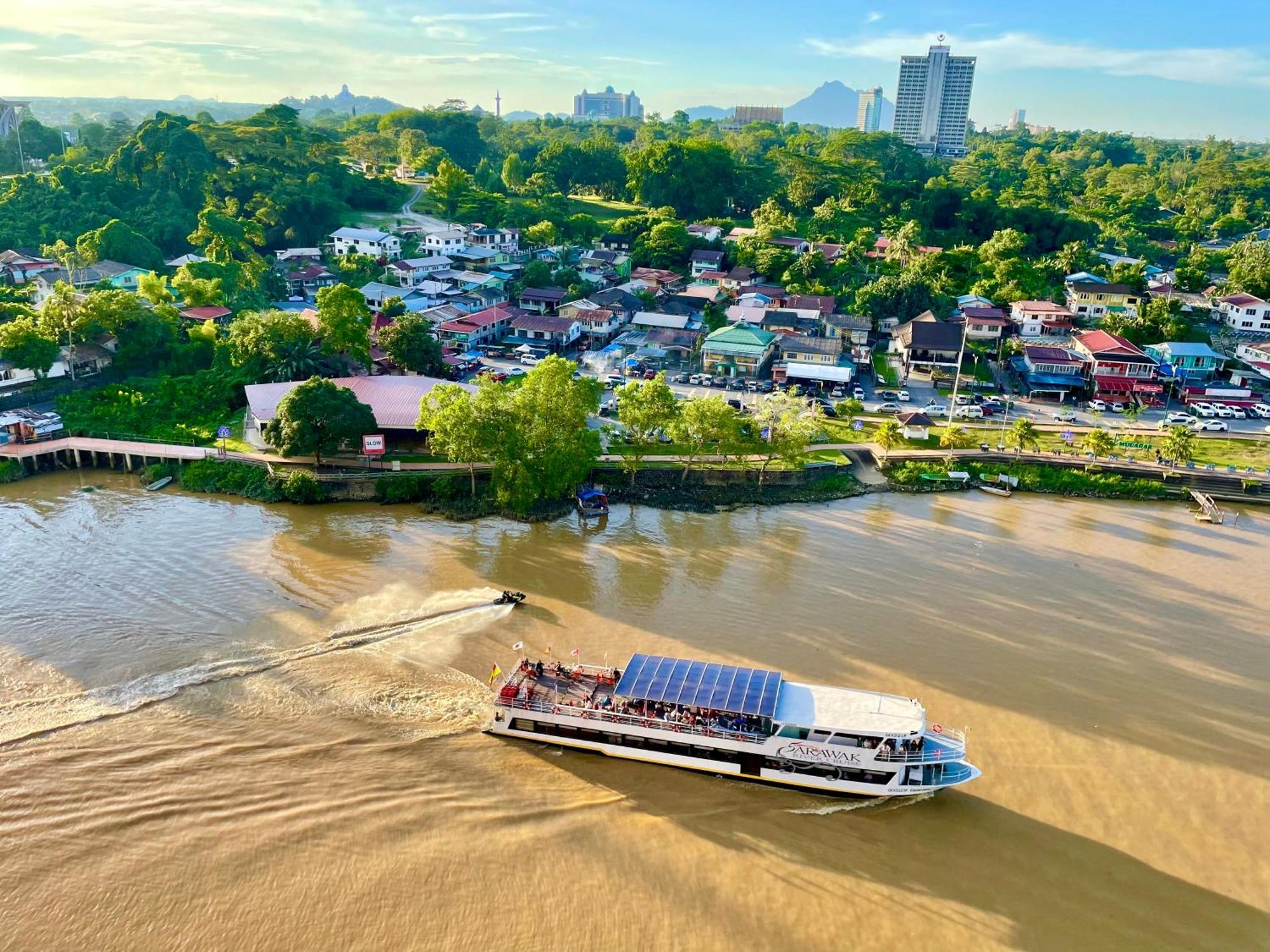 Kuching City Center Riverbank Suites With Marvelous River View Экстерьер фото